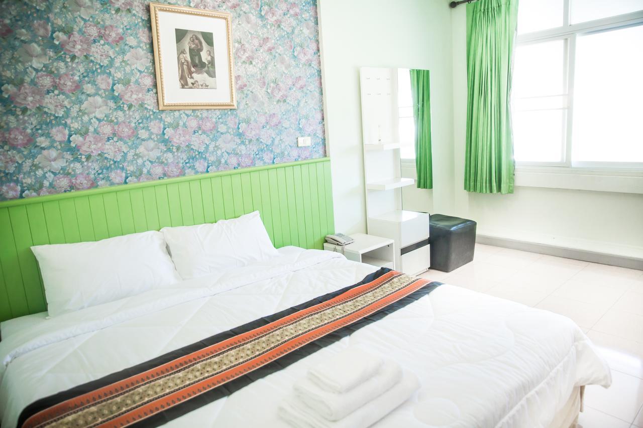 Nine Inn @ Town Phuket Exterior photo