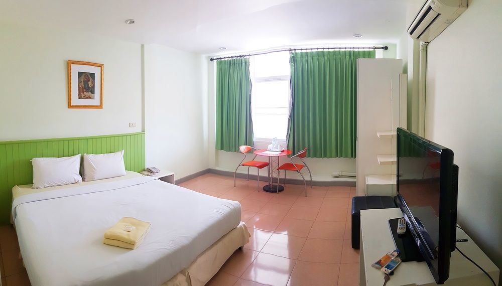 Nine Inn @ Town Phuket Exterior photo